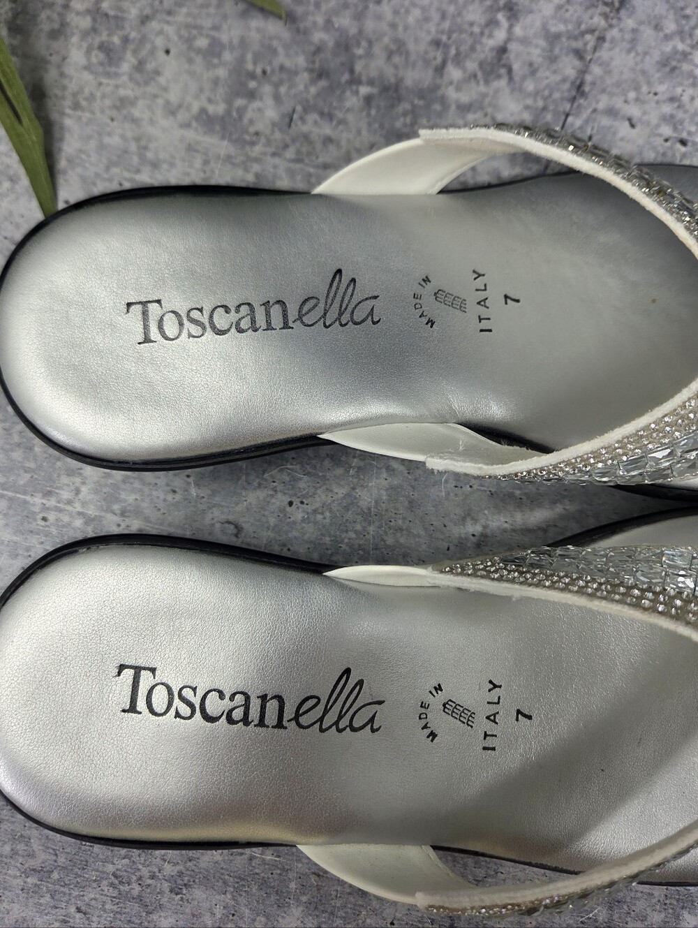 Toscanella Silver Metallic Jeweled Thong Sandals Flip Flops Size 7 - Picture 4 of 8